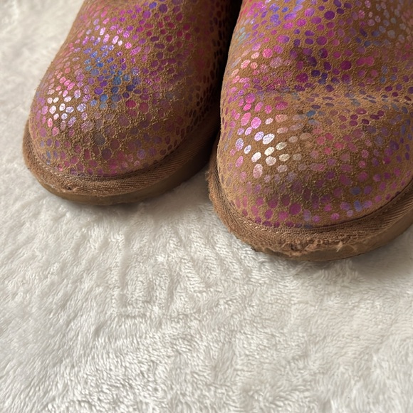 🌈rainbow fish Uggs🌈 - Picture 5 of 6